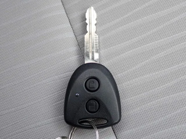 ダイハツ　ミラ　イース