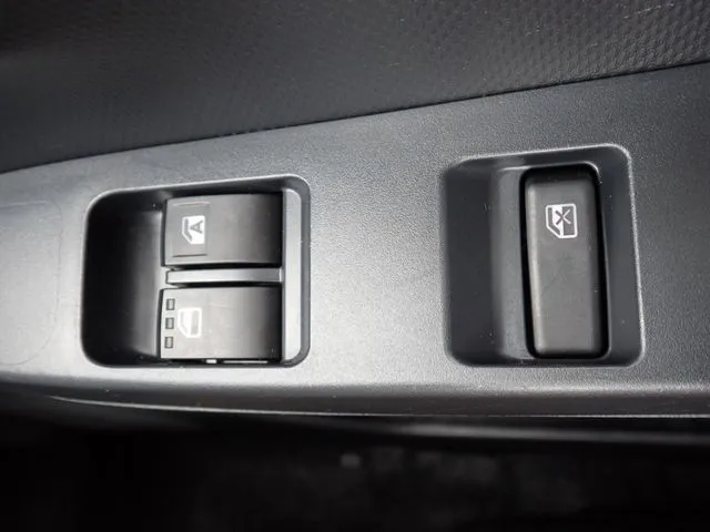 ダイハツ　ミラ　イース