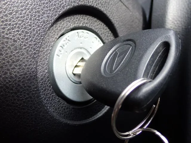 ダイハツ　ミラ　イース