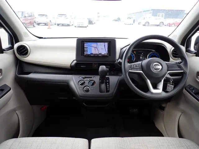 ニッサン　デイズ