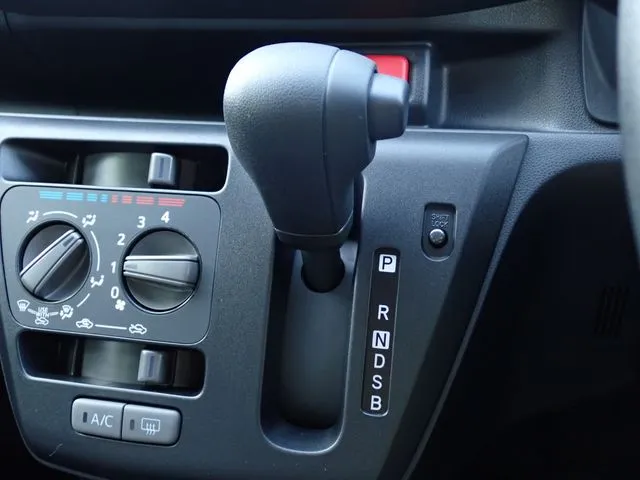 ダイハツ ミラ イース