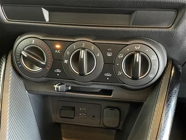 マツダ　デミオ