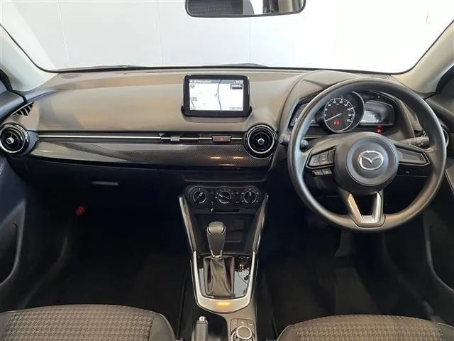 マツダ　デミオ