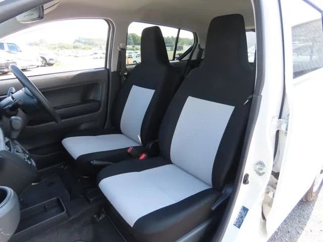 ダイハツ　ミラ　イース