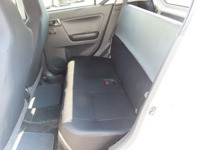 ダイハツ　ミラ　イース