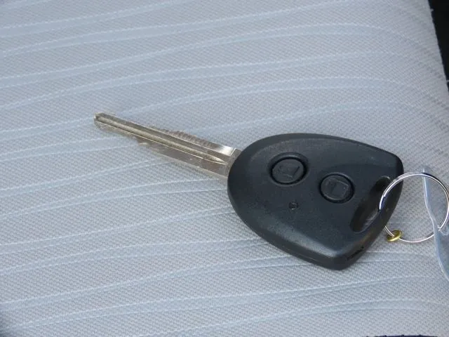 ダイハツ　ミラ　イース