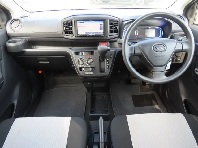 ダイハツ　ミラ　イース