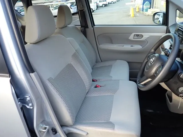 ムーヴ(ダイハツ)の車両写真