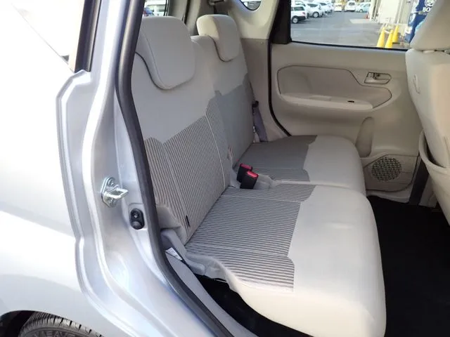 ムーヴ(ダイハツ)の車両写真