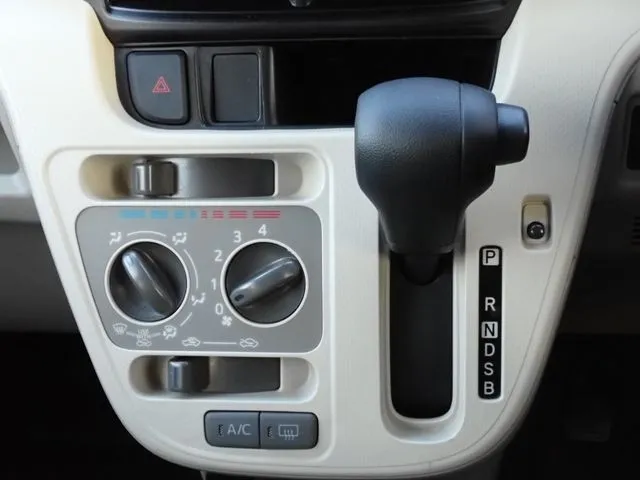 ムーヴ(ダイハツ)の車両写真