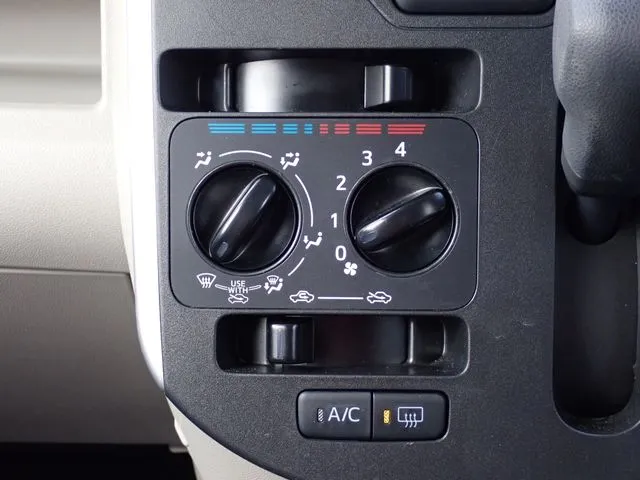 タント（ダイハツ）の車両写真