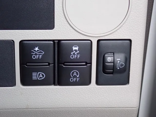 タント（ダイハツ）の車両写真