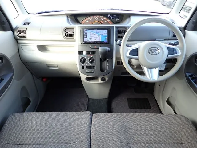 タント（ダイハツ）の車両写真