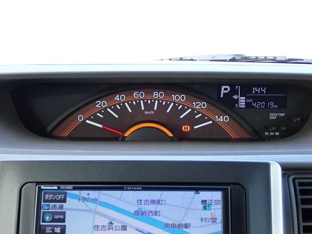 タント（ダイハツ）の車両写真