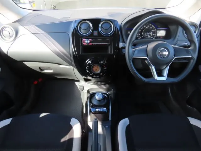 ノート（ニッサン）の車両写真