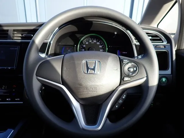 ホンダ　シャトル　ハイブリッド