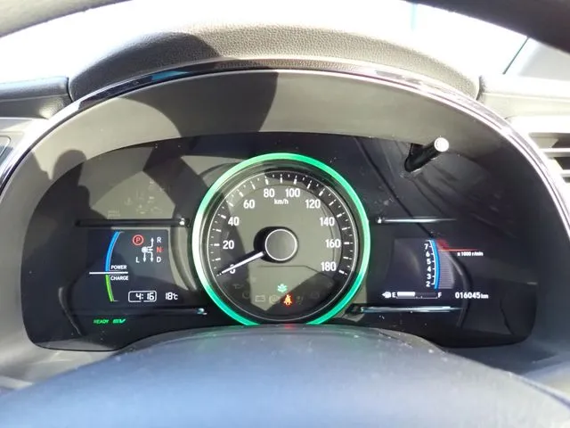 ホンダ　シャトル　ハイブリッド