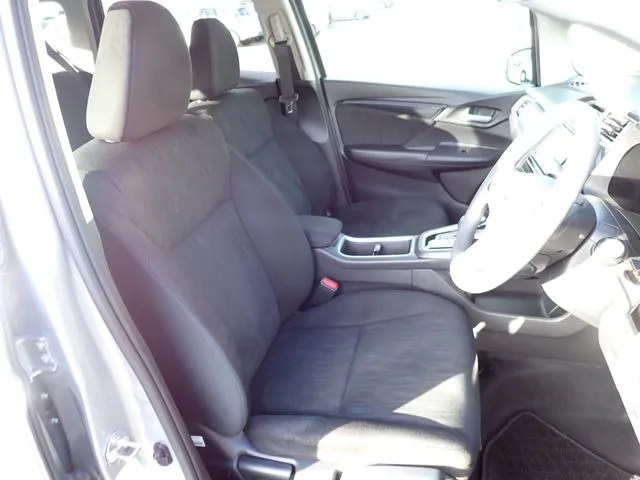 ホンダ　シャトル　ハイブリッド