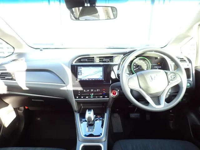 ホンダ　シャトル　ハイブリッド