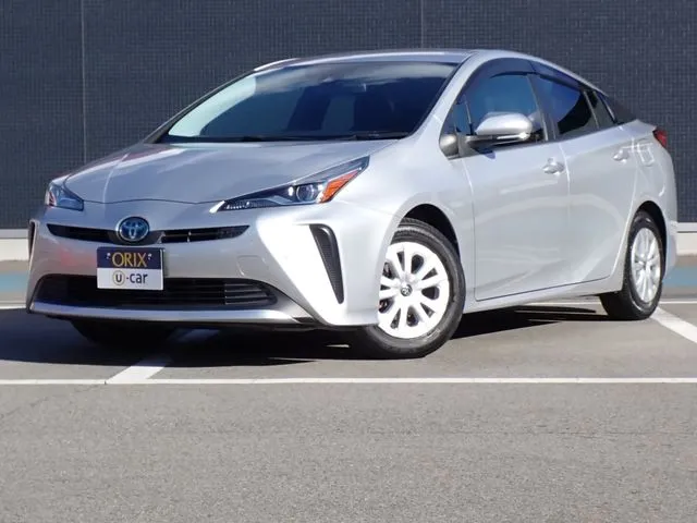 プリウス（トヨタ）の車両写真