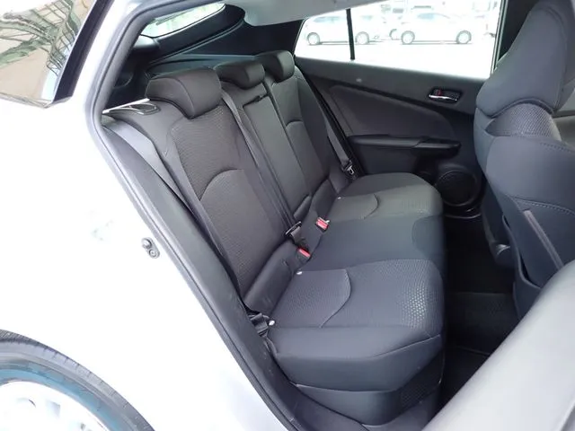 プリウス（トヨタ）の車両写真