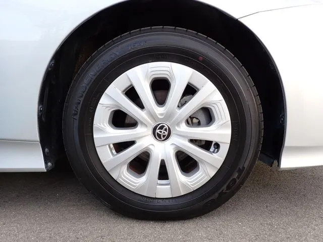 プリウス（トヨタ）の車両写真