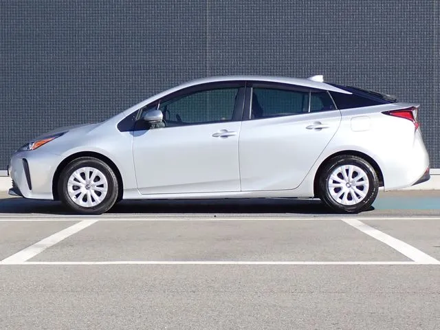 プリウス（トヨタ）の車両写真