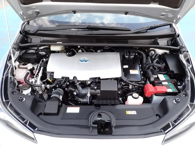 プリウス（トヨタ）の車両写真