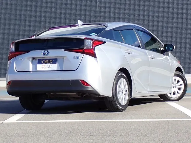 プリウス（トヨタ）の車両写真