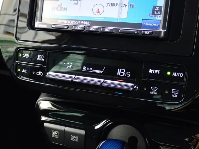 プリウス（トヨタ）の車両写真