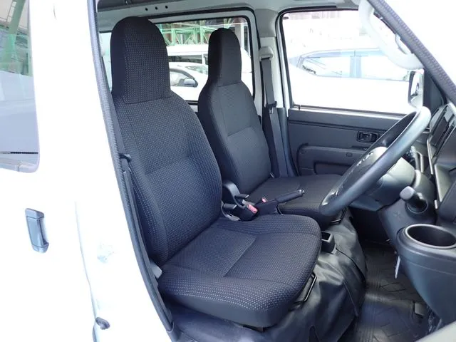 ハイゼットカーゴ（ダイハツ）の車両写真