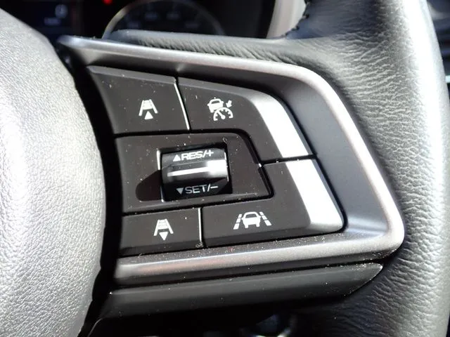 インプレッサスポーツ（スバル）の車両写真