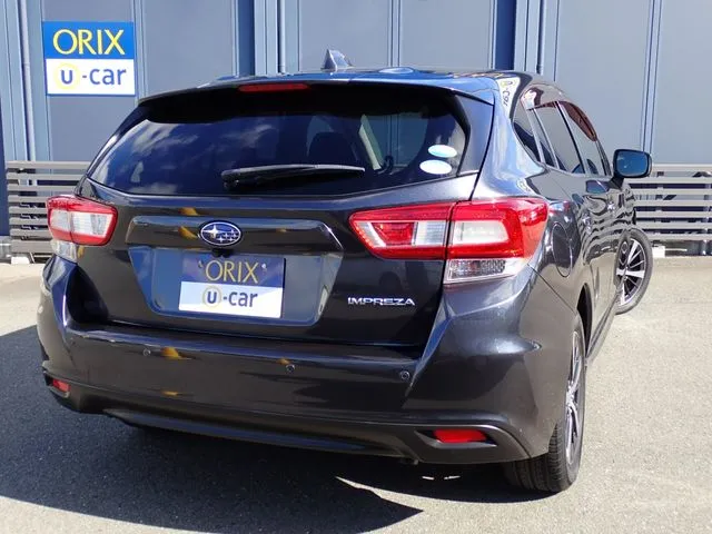 インプレッサスポーツ（スバル）の車両写真