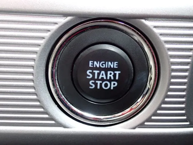 スペーシア　カスタム（スズキ）の車両写真