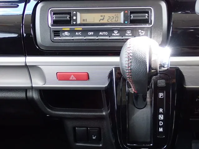 スペーシア　カスタム（スズキ）の車両写真