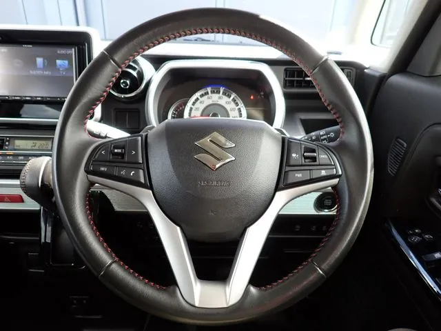 スペーシア　カスタム（スズキ）の車両写真