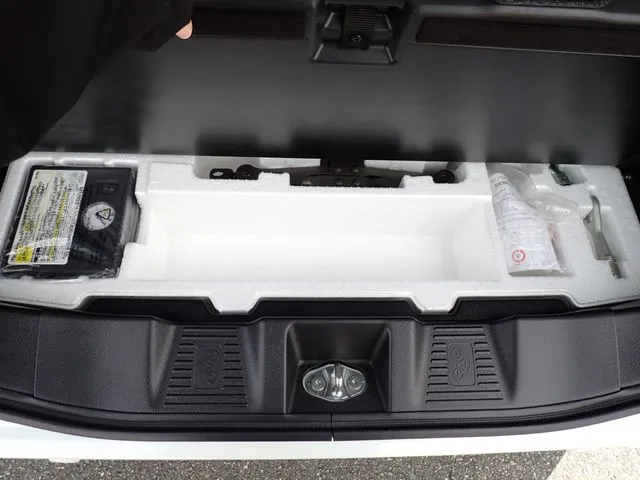 スペーシア　カスタム（スズキ）の車両写真