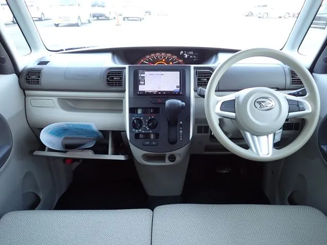 タント（ダイハツ）の車両写真