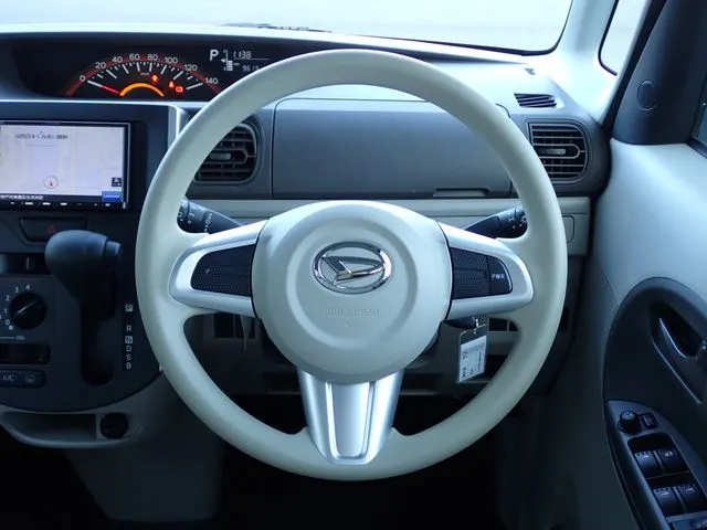 タント（ダイハツ）の車両写真