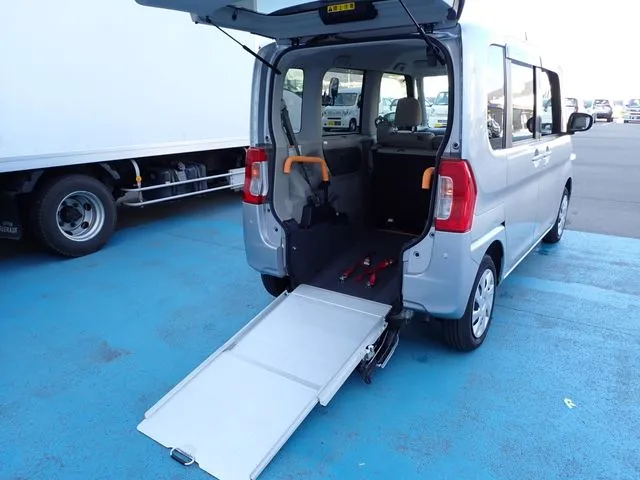 タント（ダイハツ）の車両写真