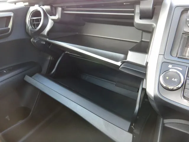 トヨタ　カローラフィールダー　ハイブリッド