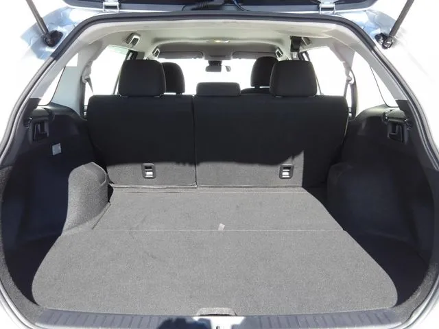 トヨタ　カローラフィールダー　ハイブリッド