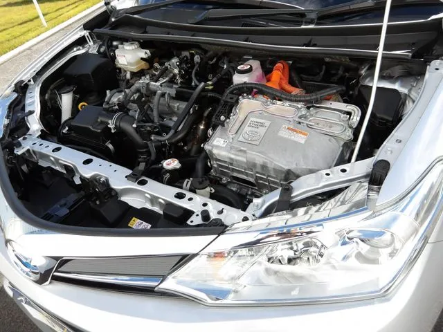 トヨタ　カローラフィールダー　ハイブリッド