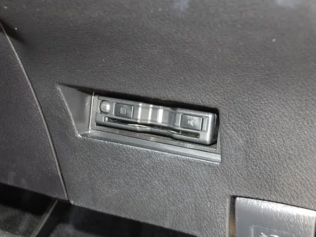 トヨタ　カローラフィールダー　ハイブリッド