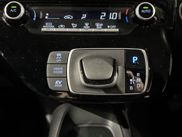 アクア（トヨタ）の車両写真