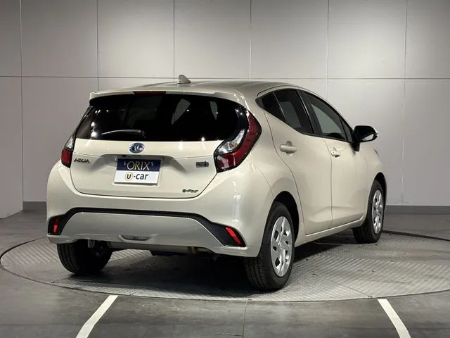 アクア（トヨタ）の車両写真