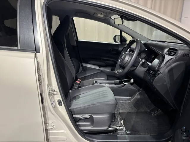 アクア（トヨタ）の車両写真