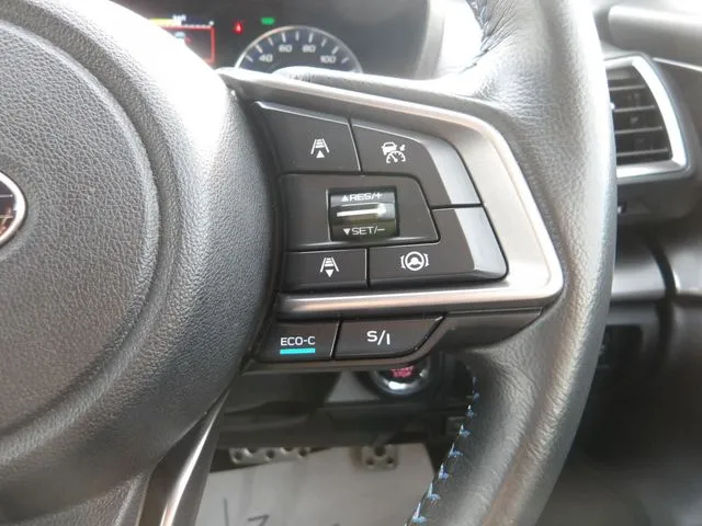 スバル　ＳＵＢＡＲＵ　ＸＶ　ハイブリッド