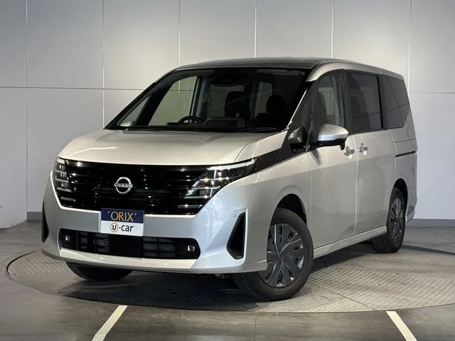 ニッサン　セレナ　４ＷＤ