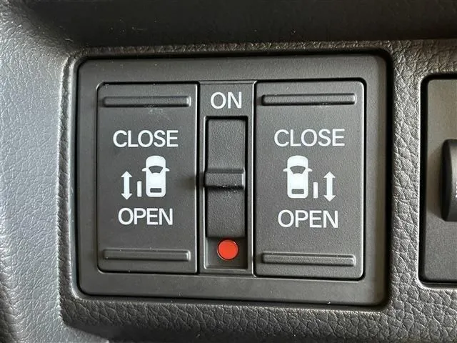 ホンダ　ステップワゴン　ｅ：ＨＥＶ　スパーダ